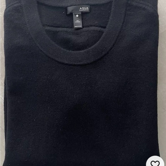 Aqua Women’s Sweater Size Medium Black Cashmere Asymmetrical  Pullover Crew Neck - Picture 3 of 5
